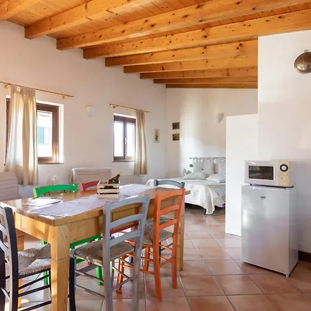 Charming House In + Pool アスティ