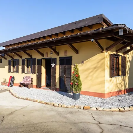 Charming House In + Pool * アスティ