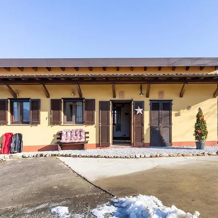 Charming House In + Pool * 아스티