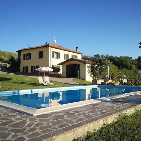 펜션 Charming House In + Pool