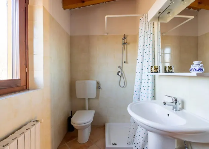 Charming House In + Pool Hébergement de vacances *